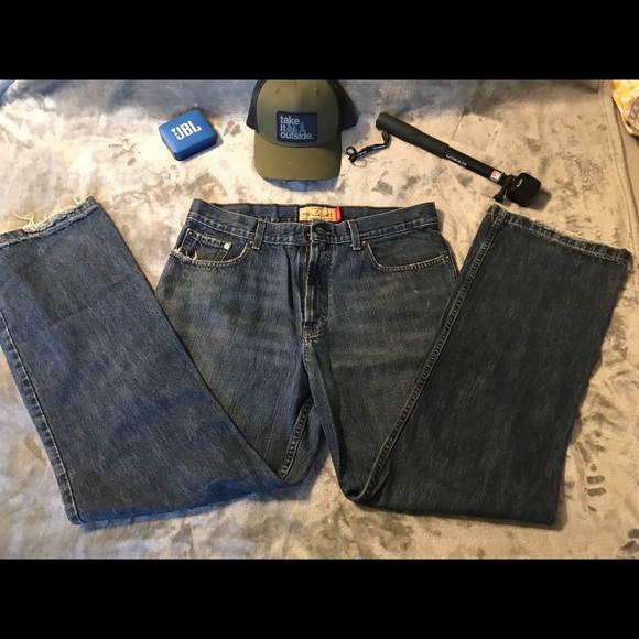 SALE! Old Navy Distressed Jeans-**LIKE NEW** - Picture 4 of 4